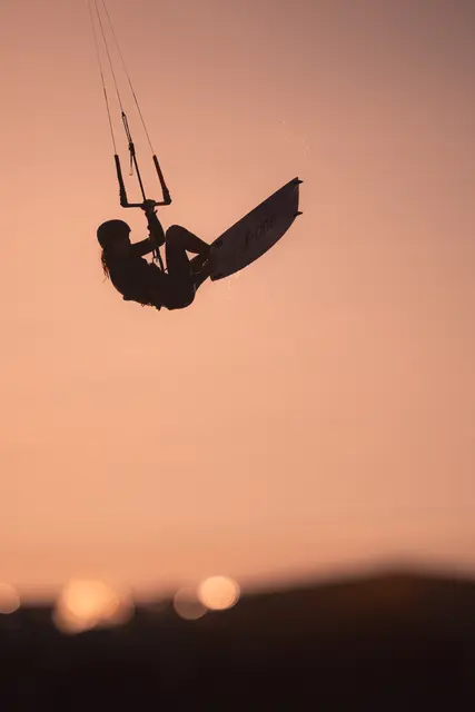 Cassien kitesurfing, photo by Olivier Schmitt