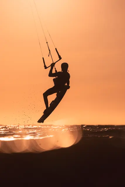Cassien kitesurfing, photo by Olivier Schmitt
